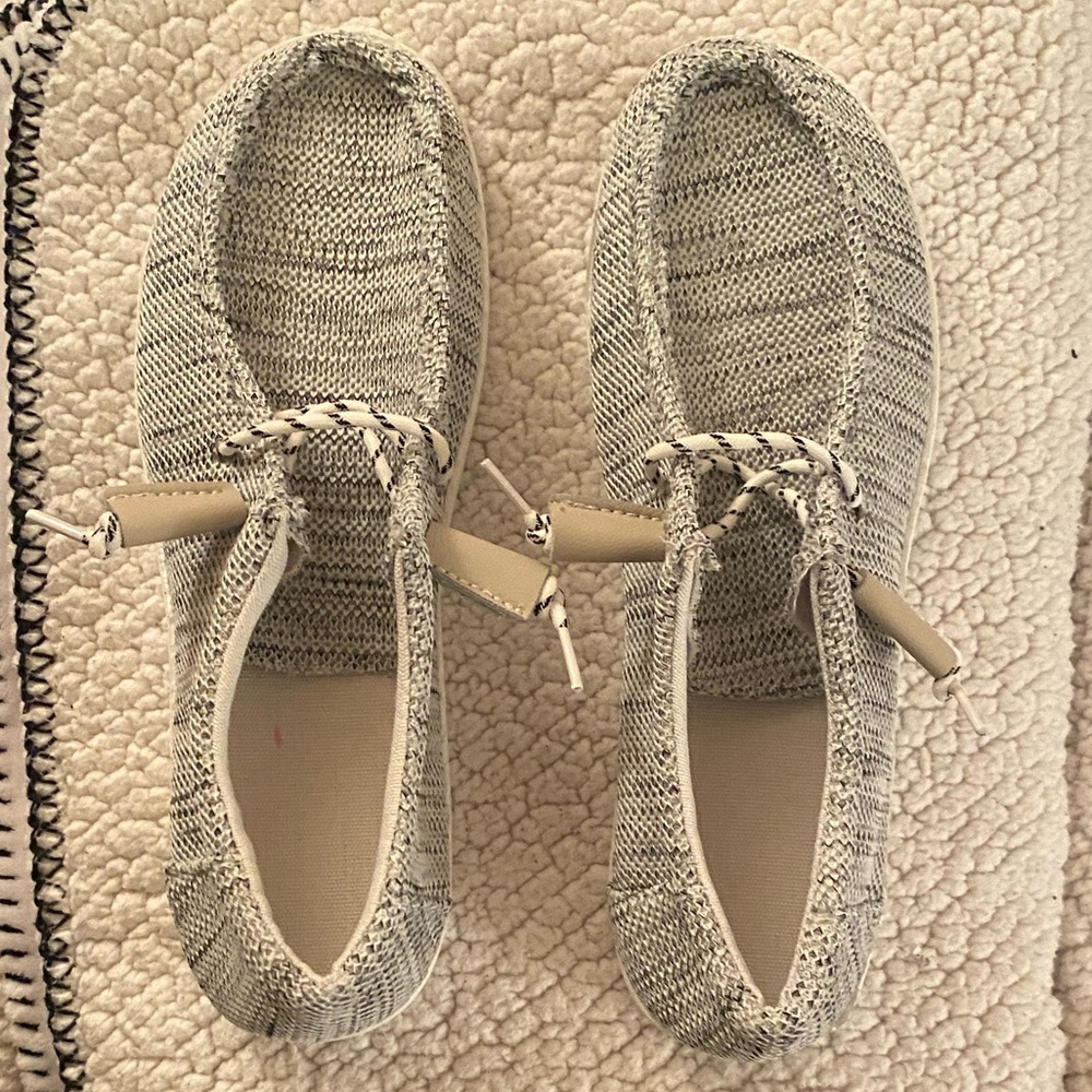 Womens slip on shoes